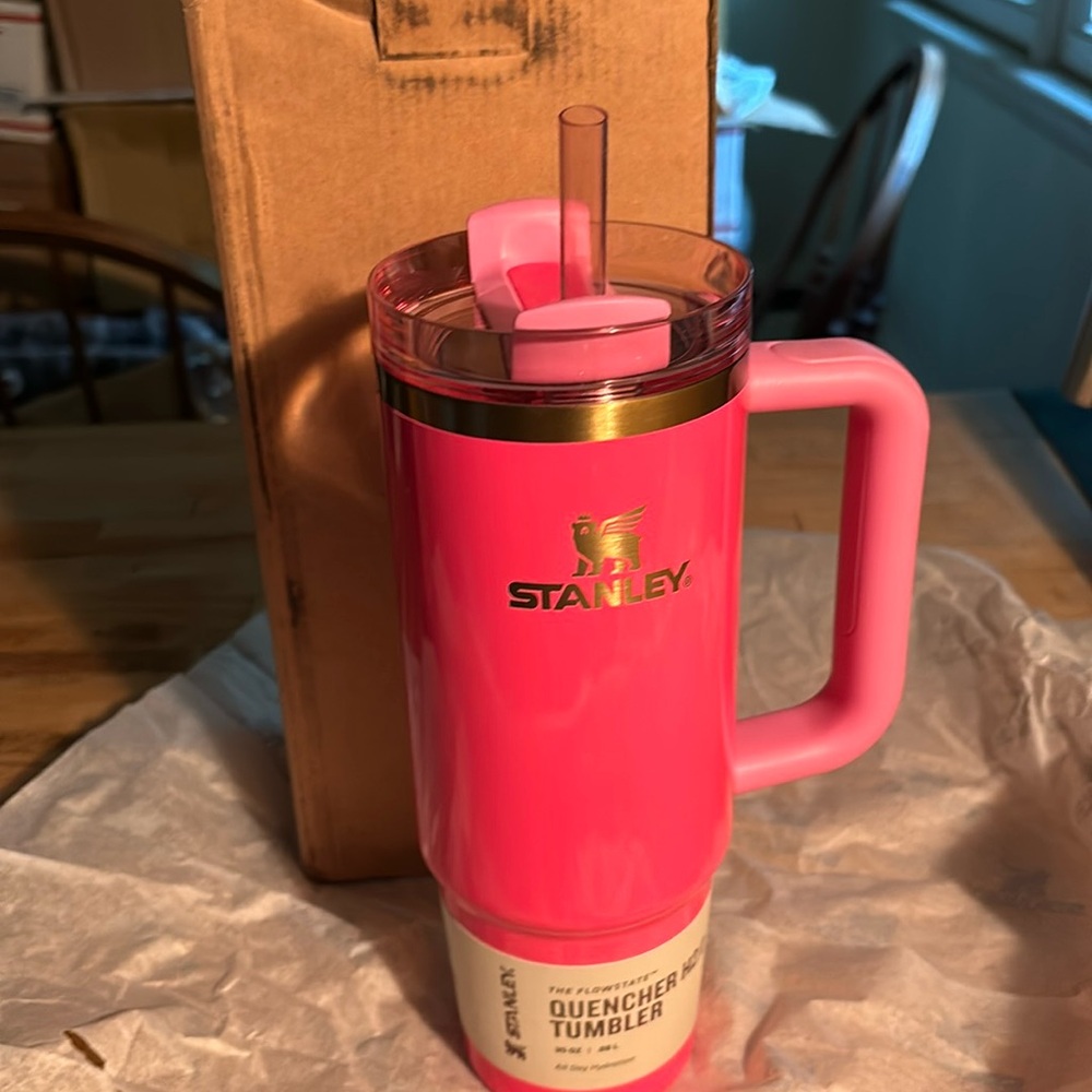 Stanley Pink Parade 30oz